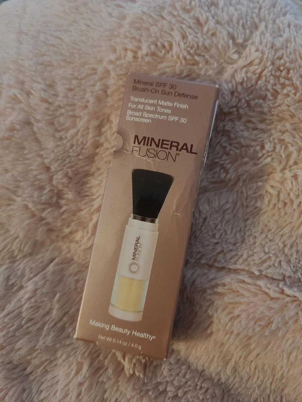 Mineral Fusion Brush-On Sun Defense SPF 30 - Beige & Black